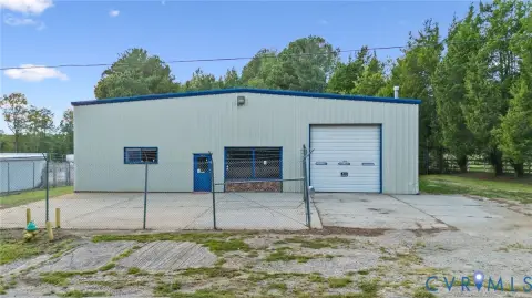 Flex Building with Pull-Through Access