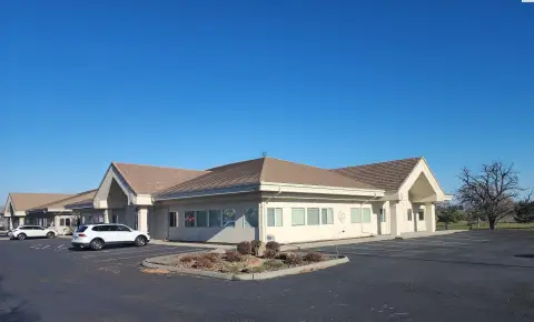 Office Units in Golf Course Business Center