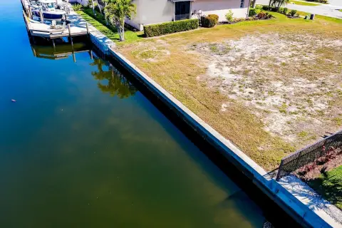 Waterfront Lot, Gulf Access