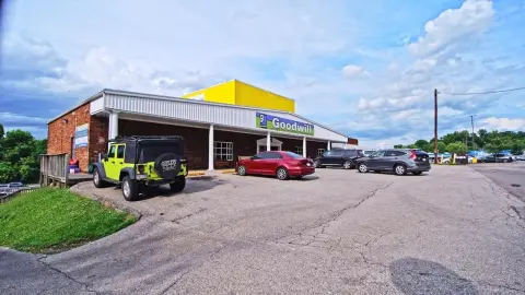 Retail and Office Building with Storage