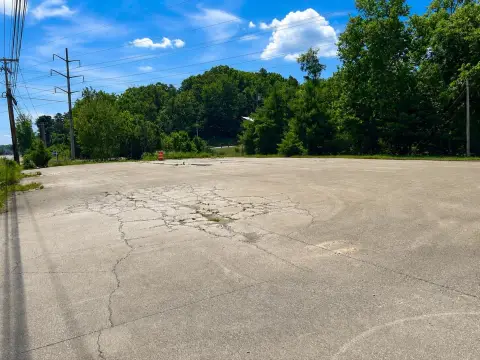 High-Visibility Commercial Lot