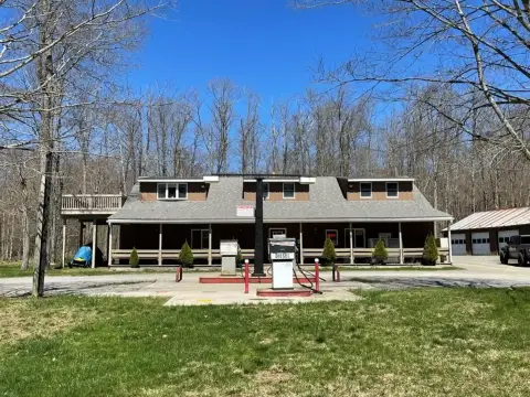 Iconic Country Store Near Park