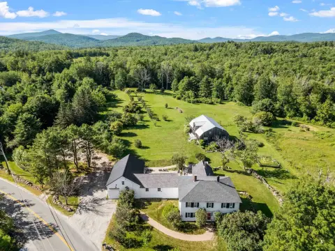 Historic Bed And Breakfast With Event Barn