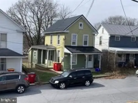 Up-Down Duplex Near University