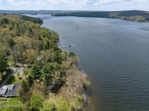 Lake Wallenpaupack Level Lakefront Lot