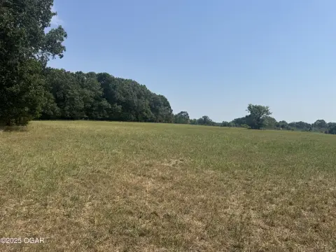 Expansive Land Near Joplin, MO