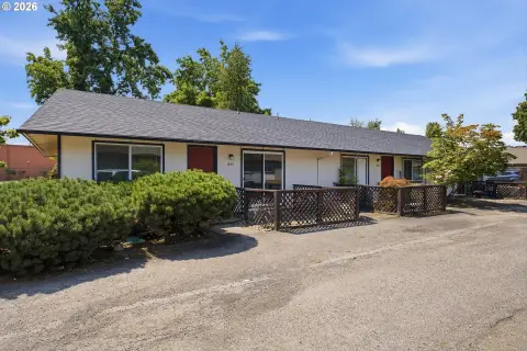 Single-Level Triplex