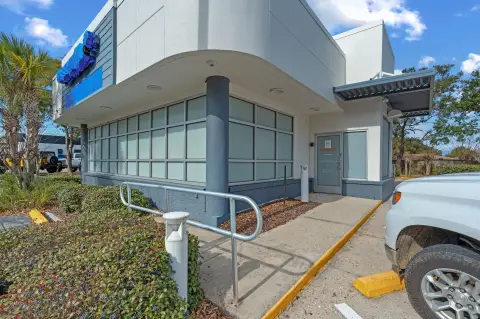 Drive-Through Restaurant Building