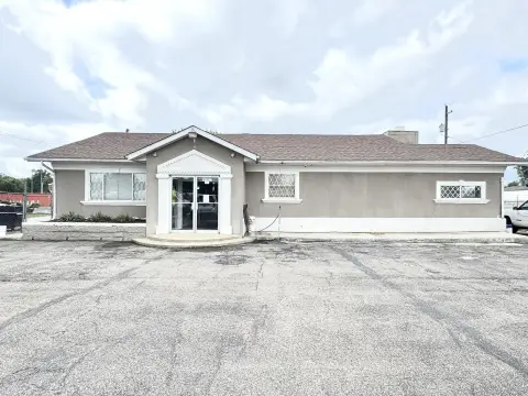 Fenced Flex Space with Offices