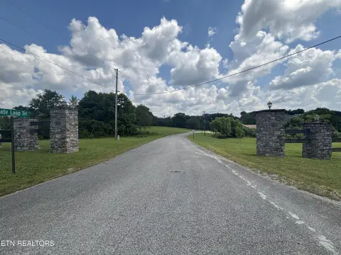 Crossville, TN Sloping Lot