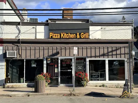 Restaurant with Bar