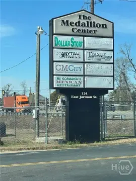 Downtown Hazlehurst Commercial Suite