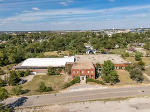 Industrial Flex Space with Living Quarters