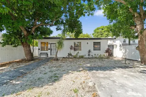 Triplex with Gated Parking