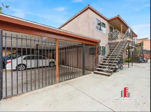 Income-Generating Quadruplex in Hawaiian Gardens
