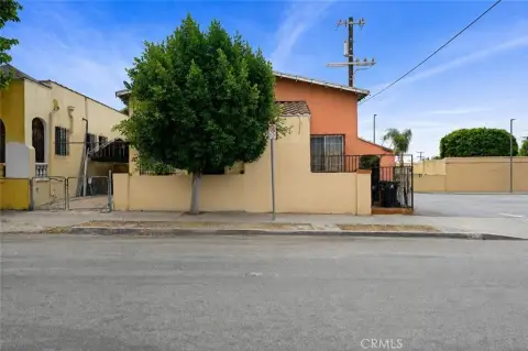 Duplex With Gated Entry