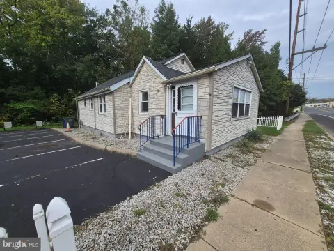 Remodeled Storefront with On-Site Parking