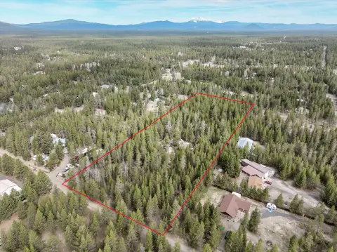 La Pine Land with Cabin
