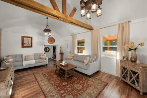 Land with Cabin in Teague