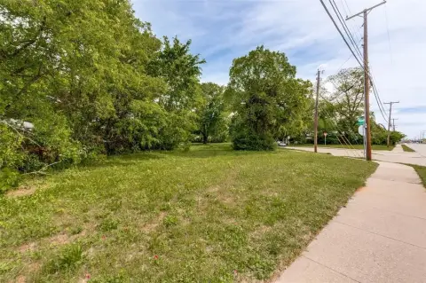 Double Corner Lot in Dallas