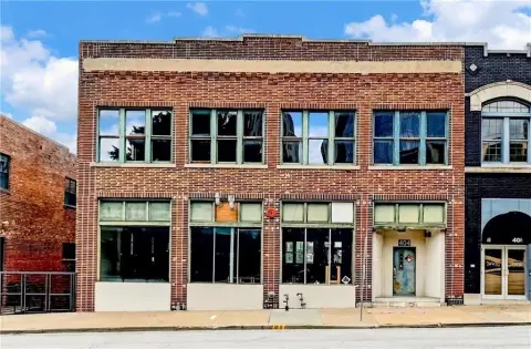 C 2-Zoned Storefront