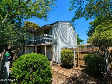 Well-Maintained 4-Plex Income Property