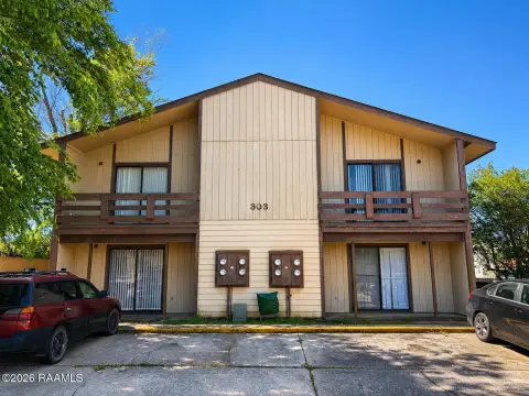 8-plex Apartment Building