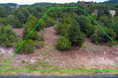 Land in Bishops Lodge Community