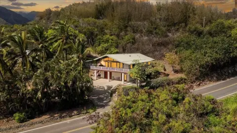 Wailuku Multi-Dwelling Ocean View Property