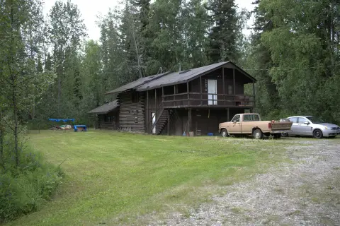 Log Duplex with Wood Stove
