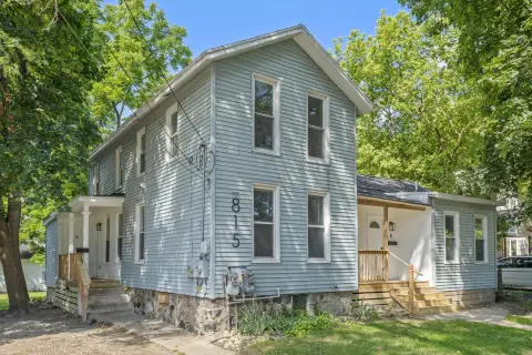 Renovated Duplex With Two Units