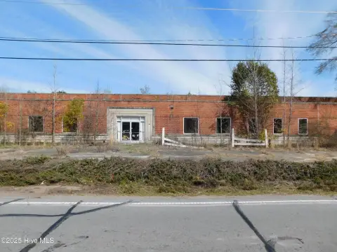 Heavy Industrial Land with Storage Warehouses