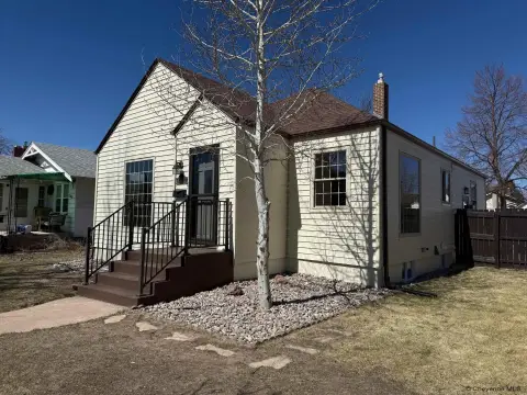 Remodeled Duplex in Cheyenne Avenues