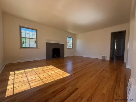 Remodeled Duplex in Cheyenne Avenues