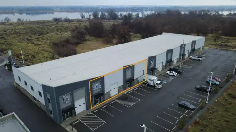 Retail/Flex Property with Highway Frontage