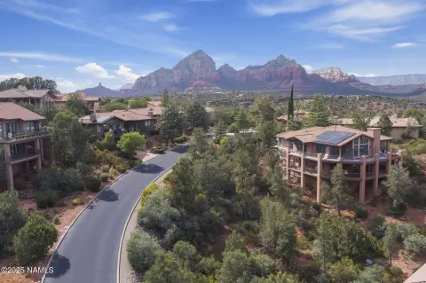 Sedona Land in Les Springs