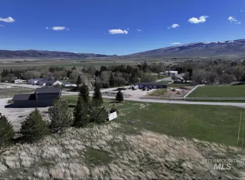 Residential Building Lot Near Center