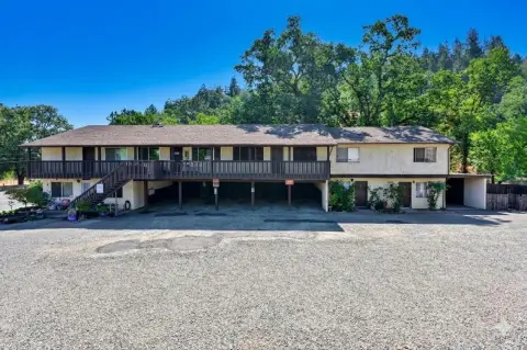 Well-Maintained Six-Unit Apartment