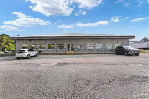 Collinsville Commercial Space For Lease