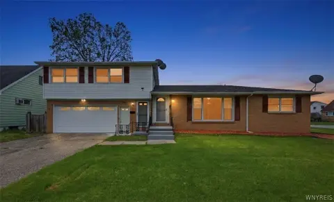 Duplex Ranch in Cheektowaga Neighborhood