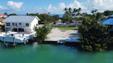 Duck Key Canal Frontage Lot