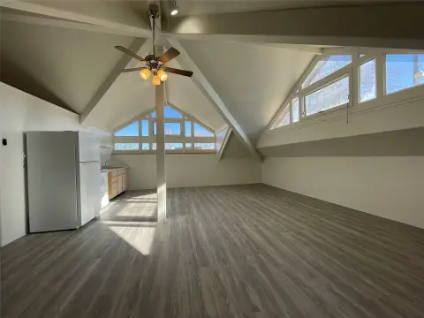 Bright Mixed-Use Studio in Santa