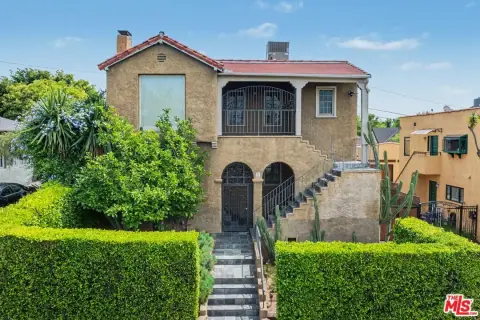 Remodeled Duplex in Picfair Village