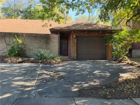 Duplex Unit with Courtyard