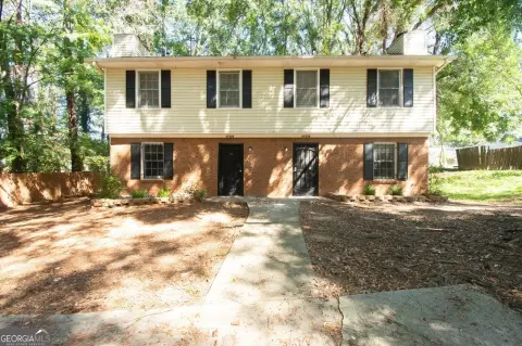 Vacant Duplex with Private Patios