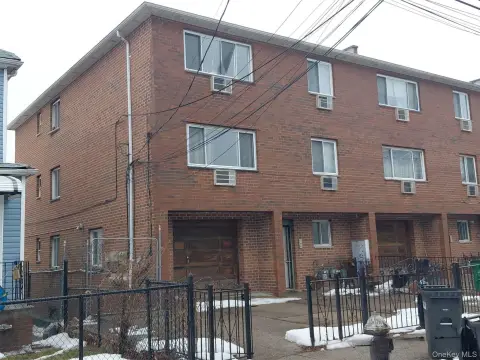 Bronx Triplex with Seven Bedrooms