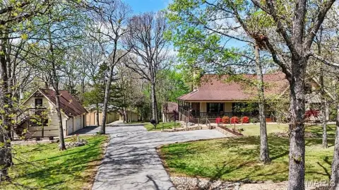 New Haven Farm with Lake