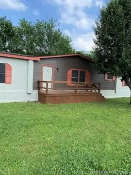 Six-Unit Mobile Home Park with Carports