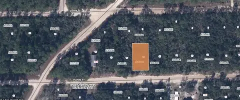 Land in Interlachen Lakes Estates