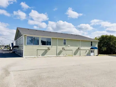 Free-Standing Building in Leitchfield, KY